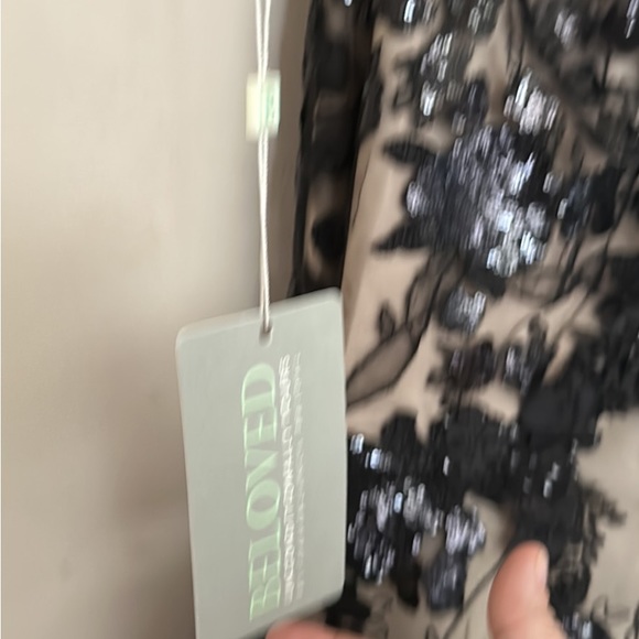 This is a beautiful brand new Casablanca Beloved wedding dress size 18. - Picture 5 of 7